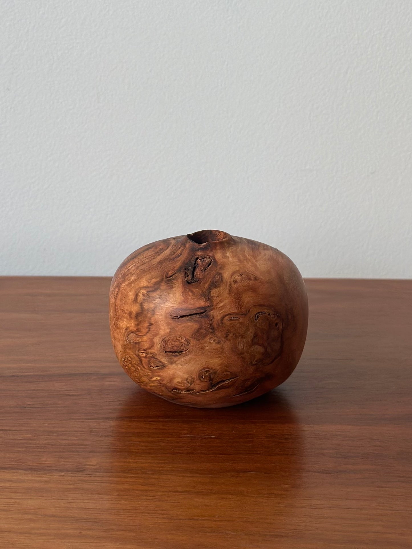 squat vase