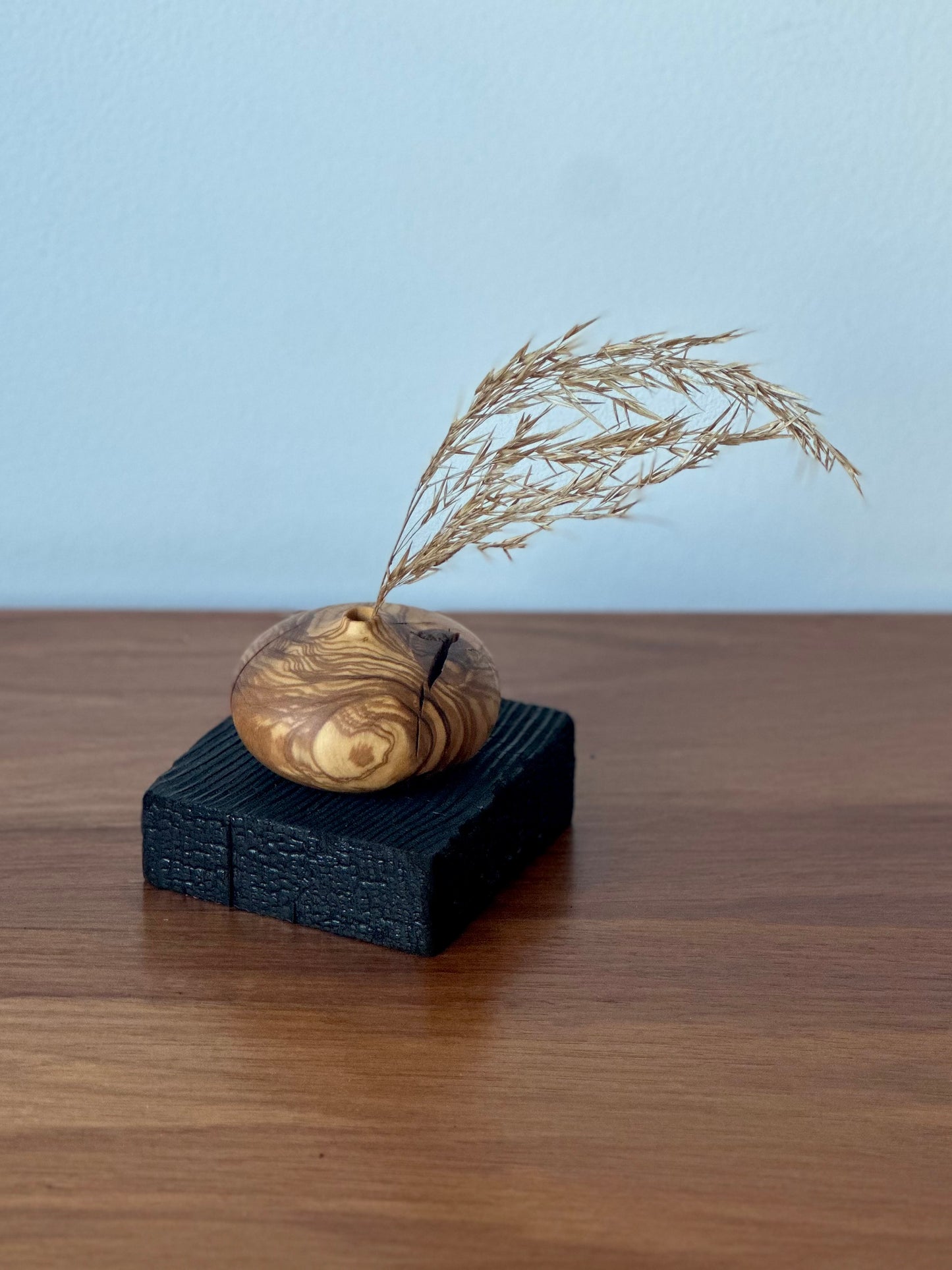 pebble vase