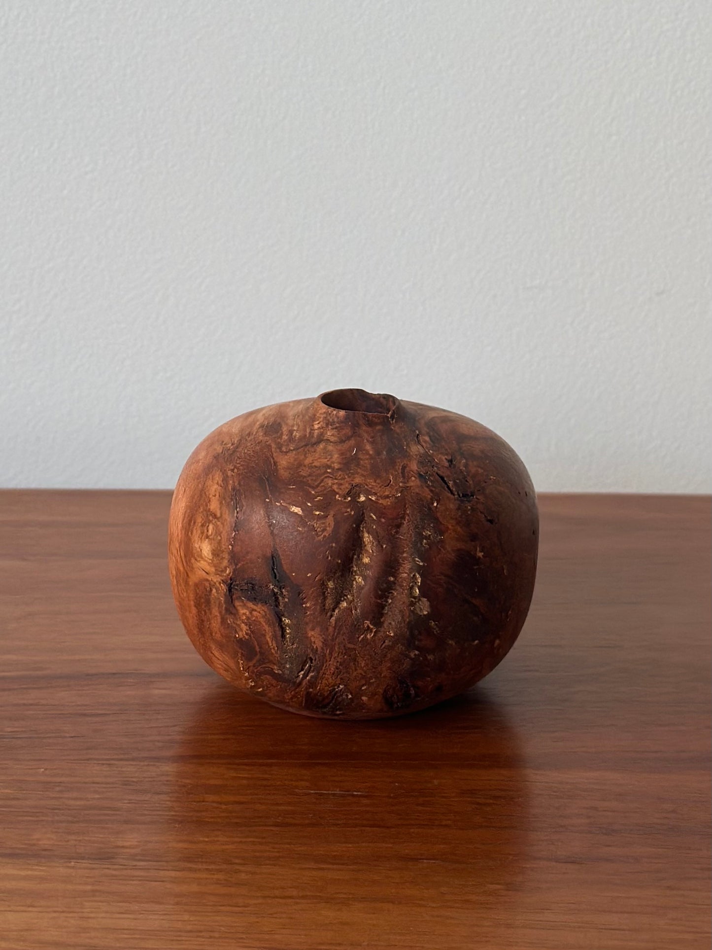 squat vase