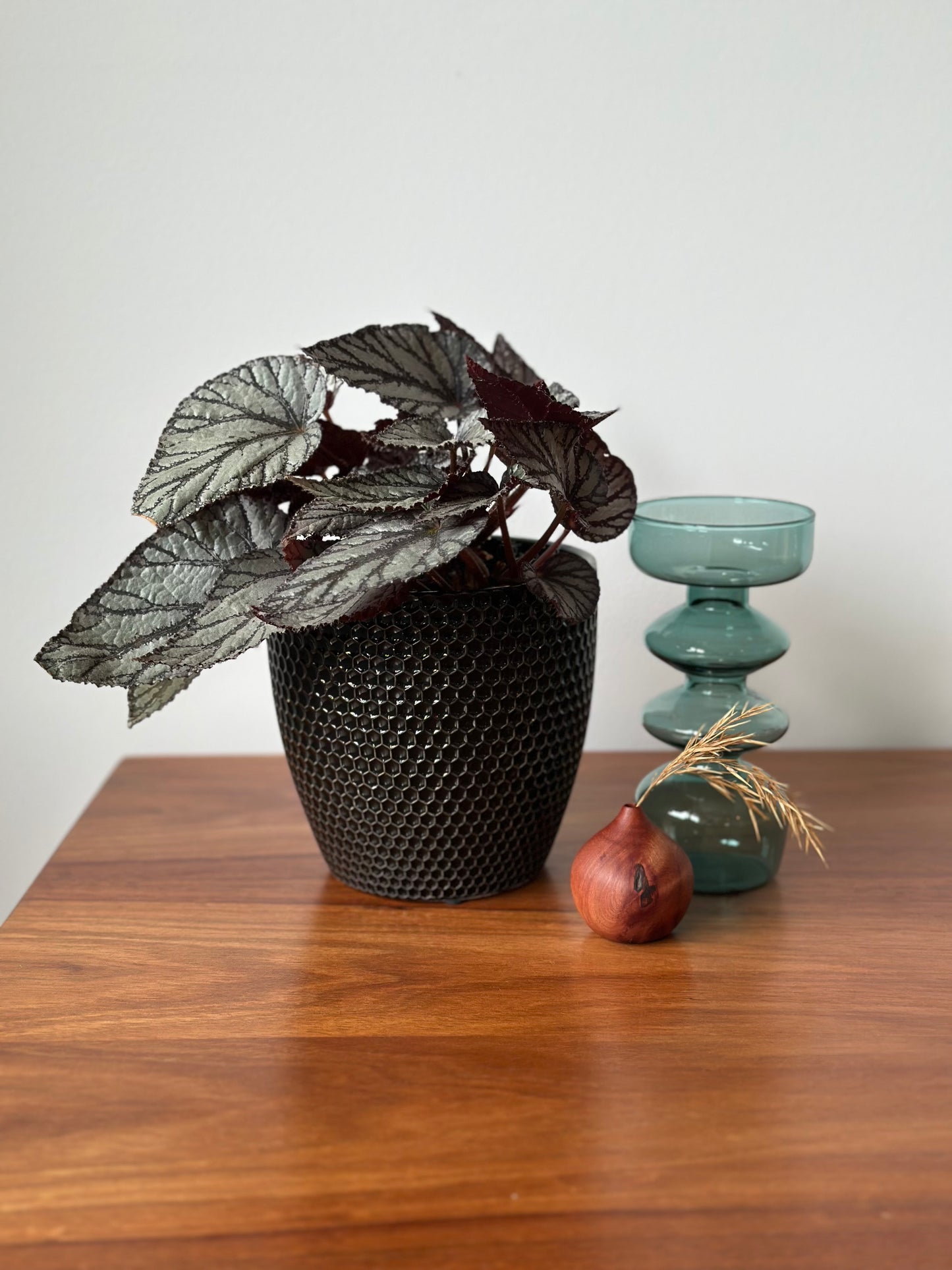 small teardrop vase