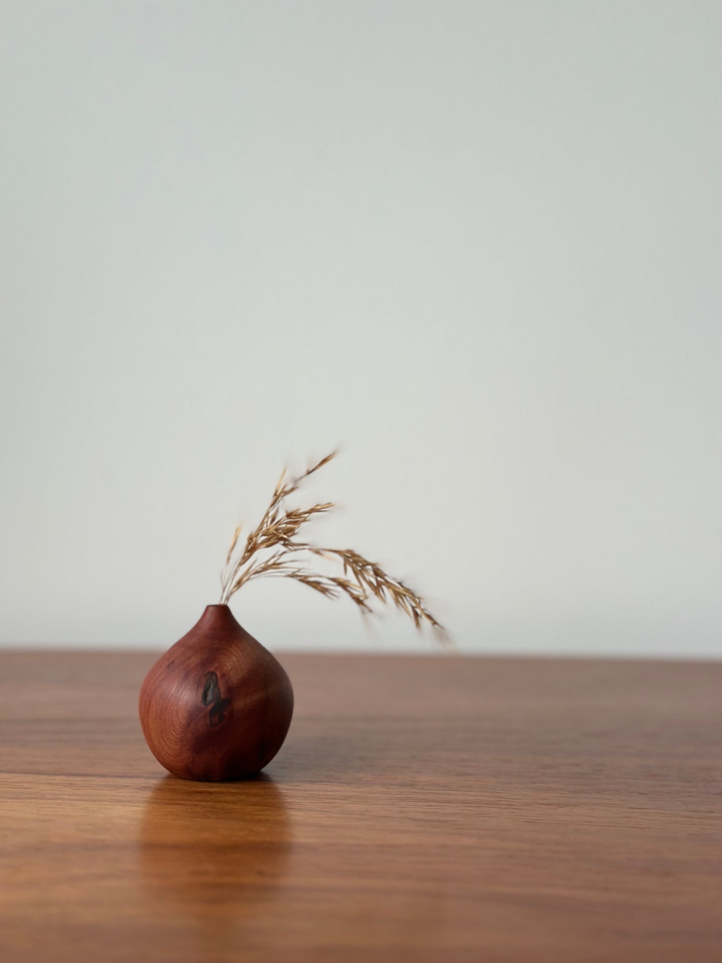 small teardrop vase
